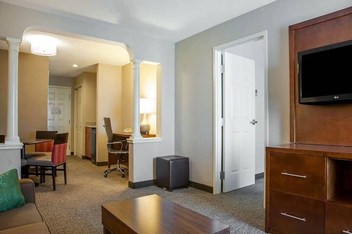 Room 15 of 46